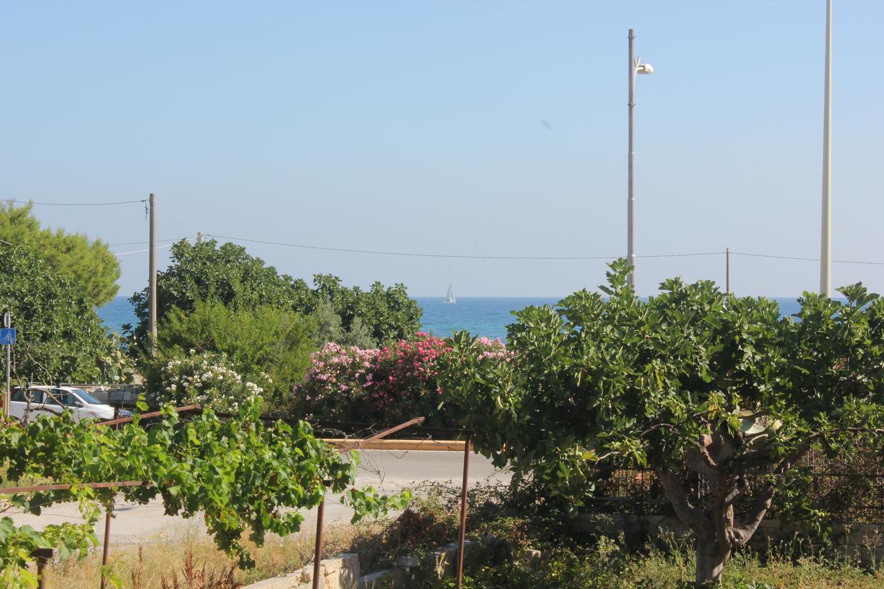 Trentatre Quarantatre Bed & Breakfast Mola di Bari Eksteriør bilde